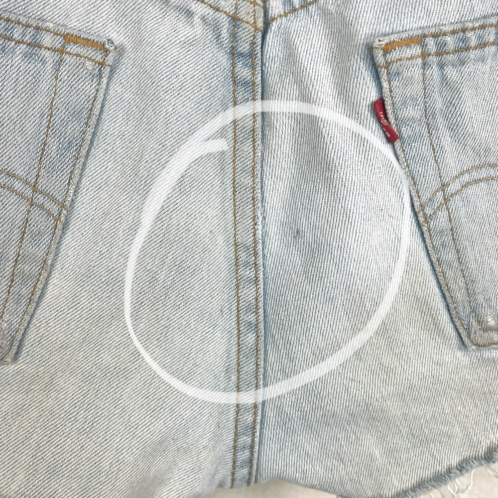 Levis 501 colorful patch work cut off button fly shorts sz 30 - Picture 10 of 10